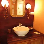 Oda ve Kahvaltı La Claverie 3*