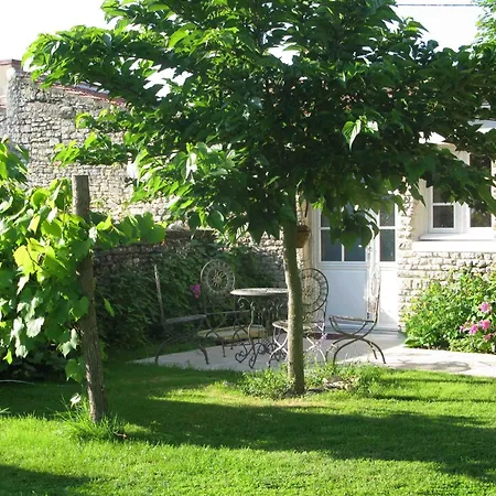Oda ve Kahvaltı La Claverie 3*