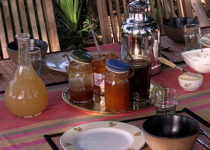 Alojamento de Acomodação e Pequeno-almoço La Claverie 3*